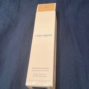 Laura Mercier
Tinted Moisturizer Natural Skin Perfector Broad Spectrum SPF 30